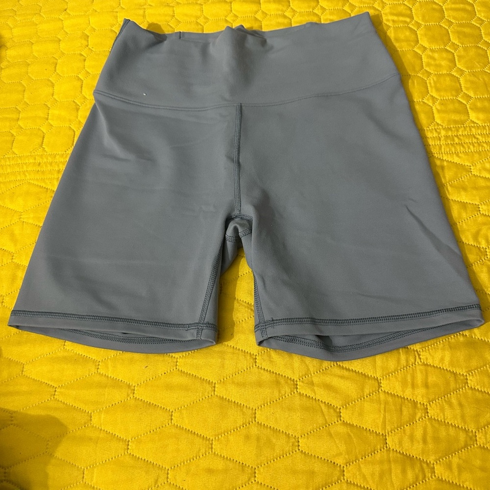 Fabletics Women's Gray Athletic Shorts